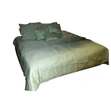 Comforter / Bed Cover